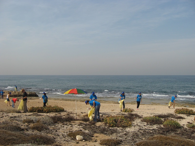 Clean Coast Image Cleanup operation on Achziv Beach