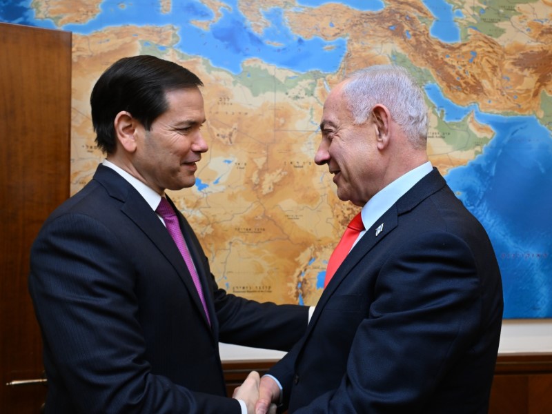 Prime Minister Netanyahu and US Secretary of State Rubio shaking hands