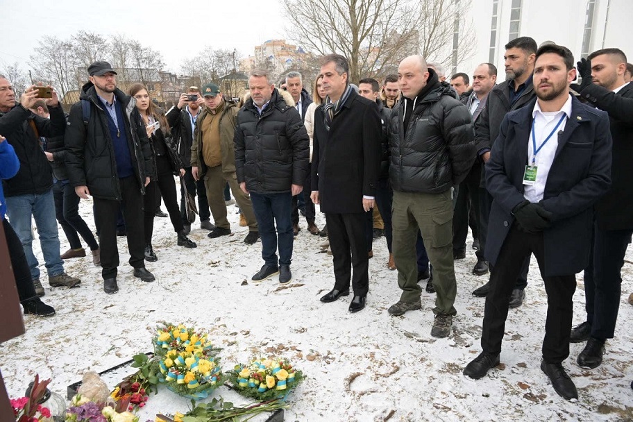 Глава МИД Израиля Эли Коэн посетил Бучу.